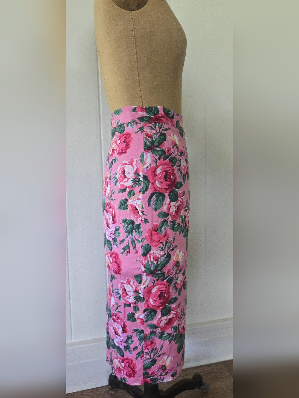 Vixen by Micheline Pitt Vintage Roses Pencil Skirt Medium - Picture 2 of 10